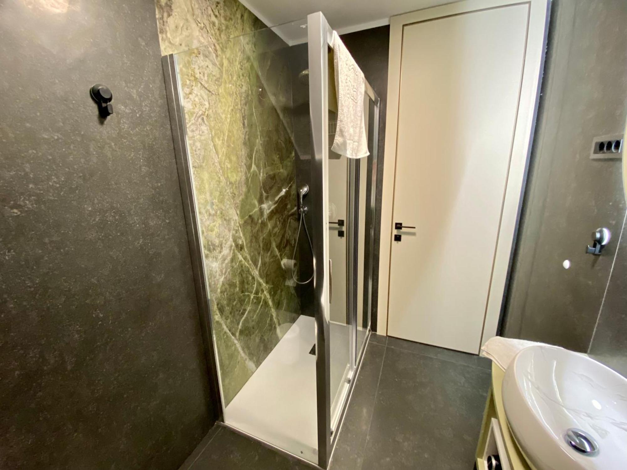 Boutique Hotel Zbilje ภายนอก รูปภาพ